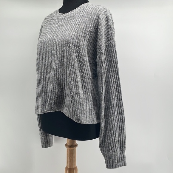 Aritzia Wilfred Free grey ribbed long sleeve thick material relaxed fit sz small - Picture 5 of 5